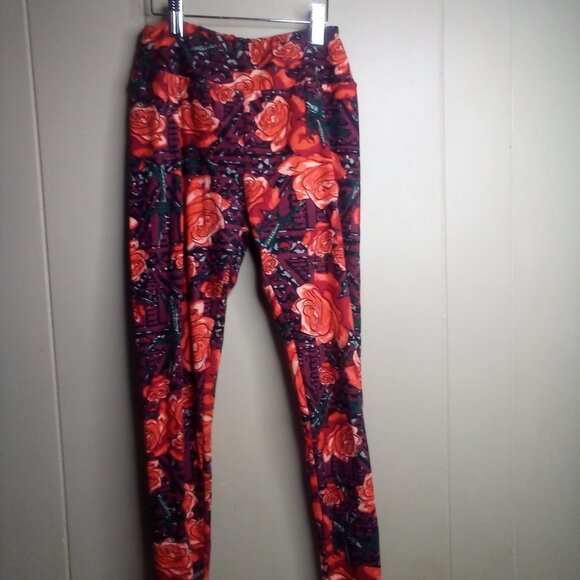 Lularoe Leggings Pants Lot of 2 One Size Hearts Flowers - Picture 3 of 12